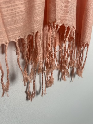 100% silke <br/>  Lyserødt halstørklæde