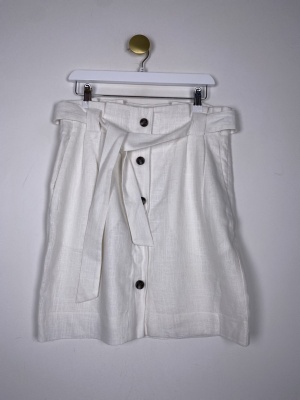HM str. M <br/> hvid nederdel med knapper