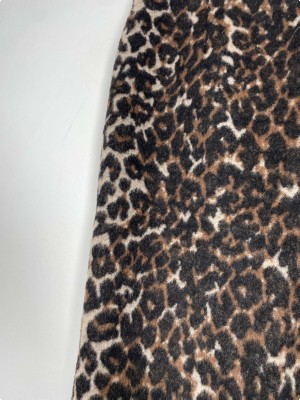 Malene Birger str. 36 <br/> leopard nederdel med slids bagpå