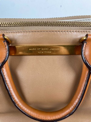 Marc Jacobs <br/> skuldertaske i brun og beige