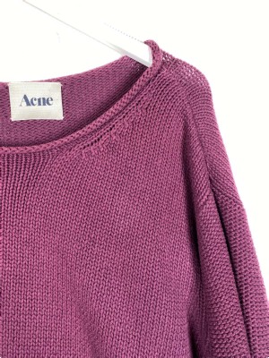 Acne str. 38 <br/> vinrød strikbluse