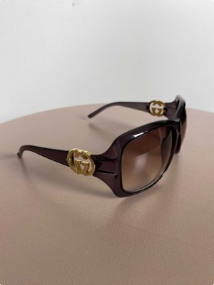 Gucci <br/> solbrille med logo på stang