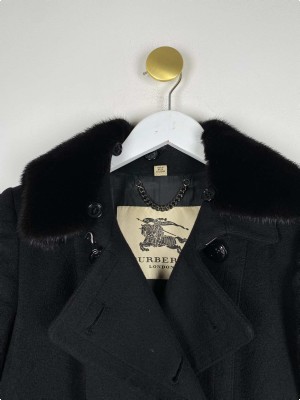 Burberry str. S <br/> sort frakke med mink krave