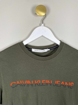 Clavin Klein T-shirt.