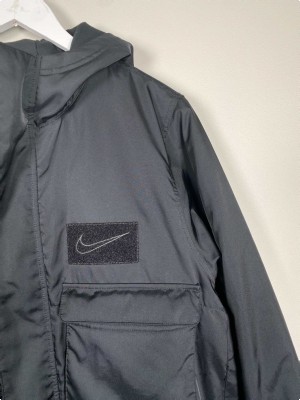 Nike str. L <br/> sort jakke