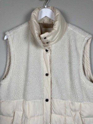 Free/Quent Str. M <br/> Lang vest, creme.