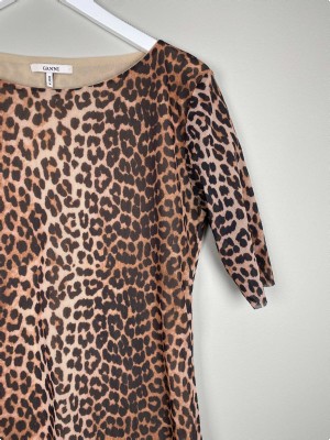 Ganni str. 42 <br/> leopard t-shirt