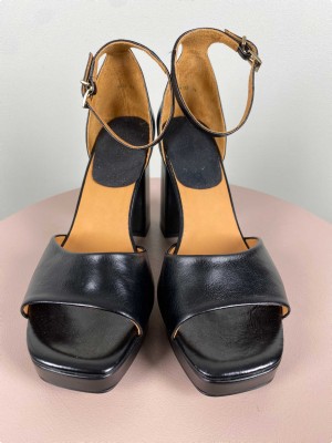 Billibi str. 38 <br/> sorte pumps med rem