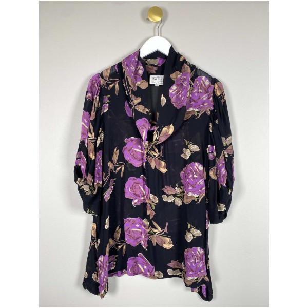 Masai str. XXL <br/> sort bluse med lilla blomster