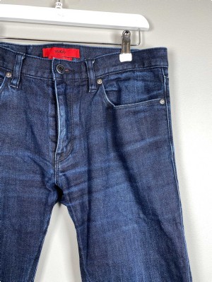 Hugo Boss str. 33 <br/> mørkeblå jeans