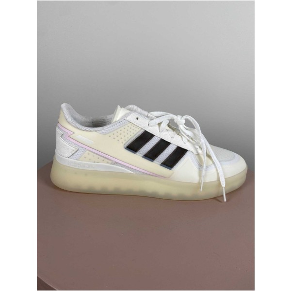 Adidas str. 44 <br/> hvide sneakers