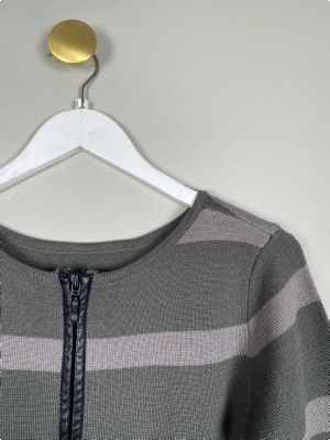 Pulz Jeans str. S <br/> stribet cardigan med lynlås