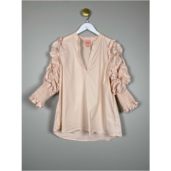 Gossia str. L <br/> laksefarvet bluse med smock i ærmer