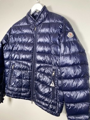 Moncler str. M <br/> blå dunjakke