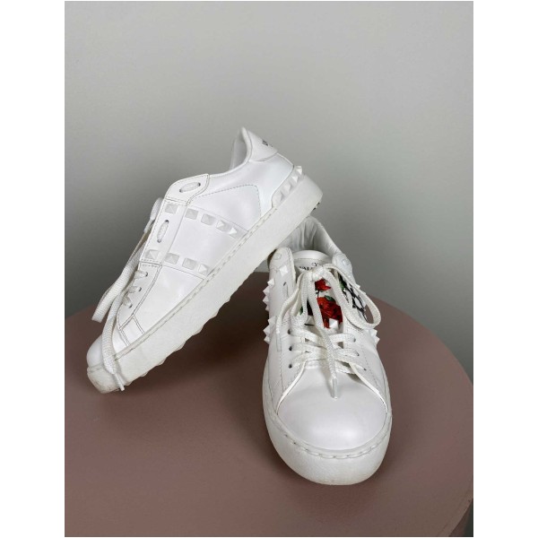 Valentino str. 38,5 <br/> hvide sneakers med hvide nitter - Image 2