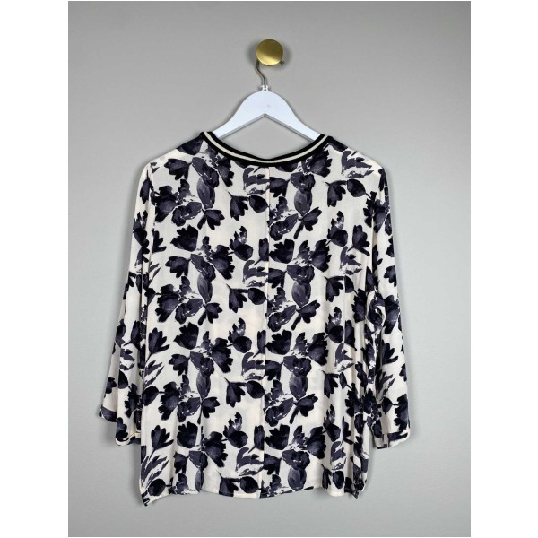 Inwear str. 40 <br/> hvid bluse med gråsorte blomster - Image 3