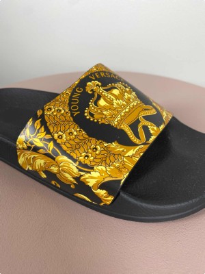 Versace str. 39 <br/> slippers med logo