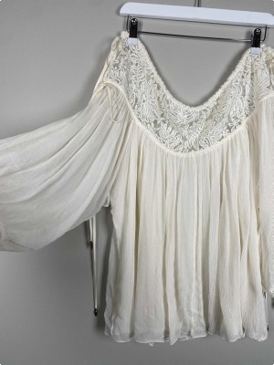 Chloé str. 40 <br/> råhvid bluse med justérbar hals