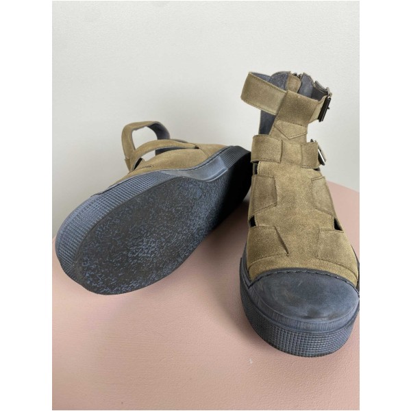 Lofina sandal i army grøn - Image 5