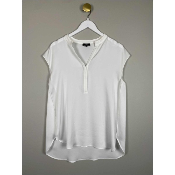 Ipuri Str. 42 <br/> Top, hvid.