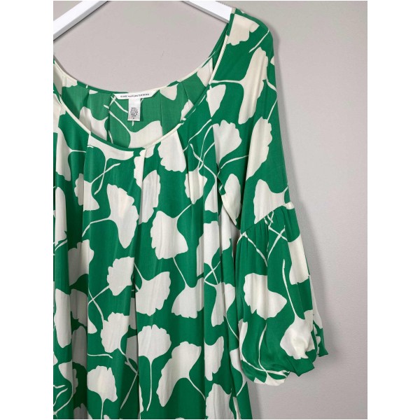 Diane Von Furstenberg Str. M <br/> Silke kjole, grøn/hvid. - Image 2