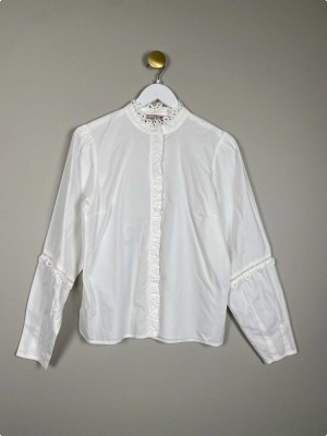 A-view str. 40 <br/> hvid skjorte med blonde-detaljer