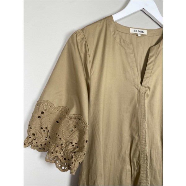 Soft Rebels Str. M <br/> Kjole med blonde. - Image 2