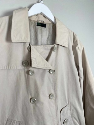 Benetton Str. M <br/> Frakke, creme.