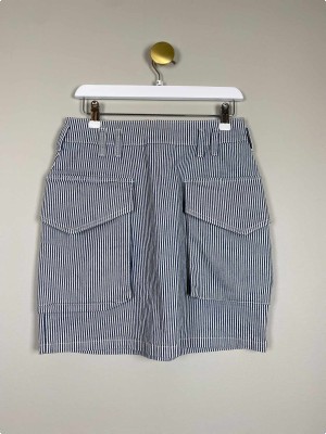 Magasin Str. M <br/>  Stribet denim nederdel.
