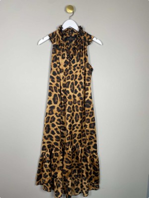 Karmamia str. L/XL <br/> leopard satinkjole med flæser
