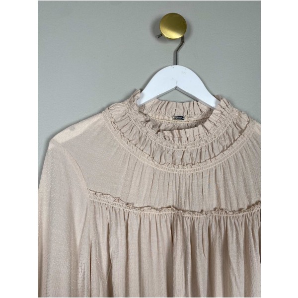 Gustav str. 40 <br/> beige bluse med flæser i ærmer - Image 2