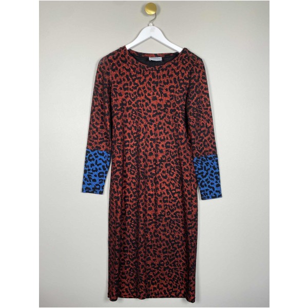 Mads Nørgaard str. L <br/> kjole i rød og blå leopard
