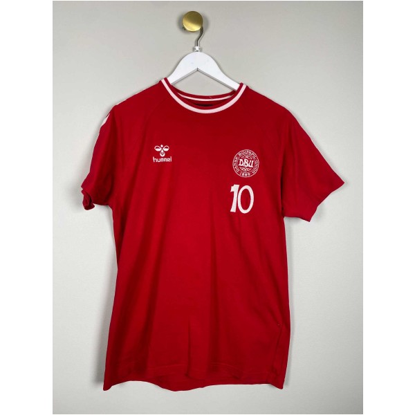 Hummel Str. XL <br/> T-shirt med nr. 10, rød.
