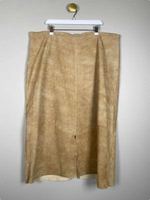 Liva by Danwear str. 52 <br/> lysbrun ruskindsnederdel