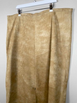 Liva by Danwear str. 52 <br/> lysbrun ruskindsnederdel
