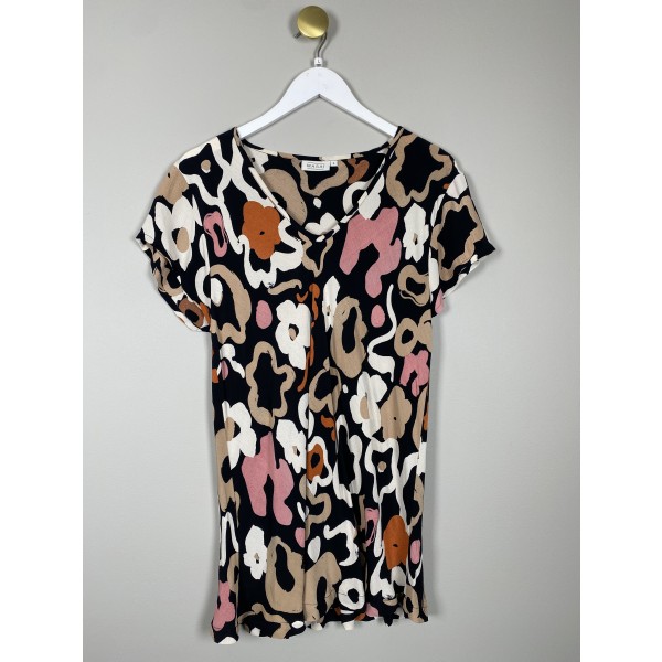 Masai str. L <br/> sort bluse med mønster