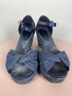 Tommy Hilfiger Str.  38 <br/> Pumps, mørkeblå.