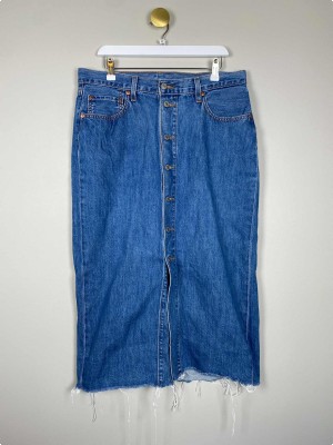 Levis Str. 32 <br/> Denim nederdel.