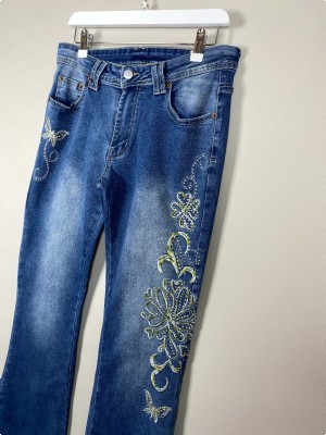 Romwe str. M <br/> blå jeans med bootcut og sten/broderier