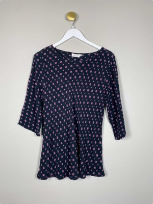 Masai str. M <br/> sort bluse med lilla mønster