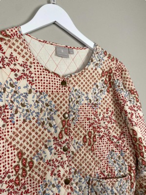 B. Copenhagen str. 38 <br/> jakke med blomsterprint