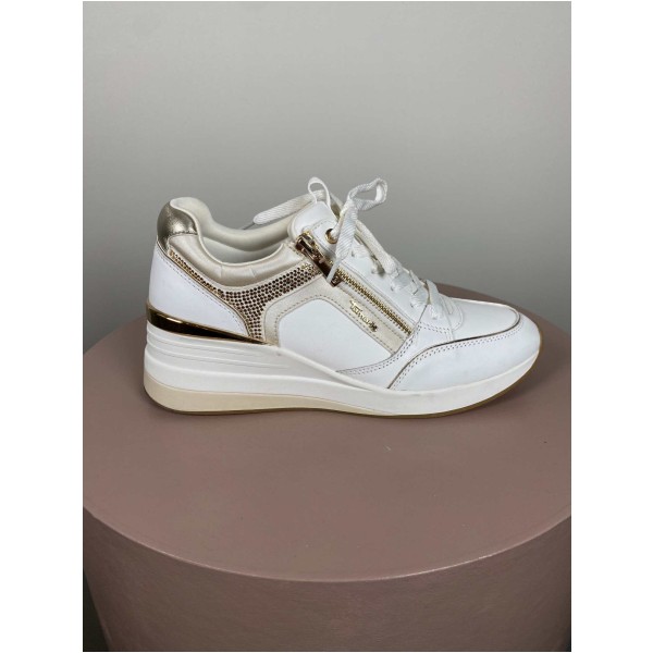 Tamaris str. 40 <br/> hvide sneakers med sten og "guld"detaljer