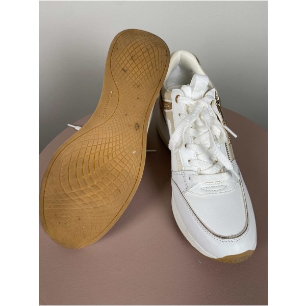 Tamaris str. 40 <br/> hvide sneakers med sten og "guld"detaljer - Image 4