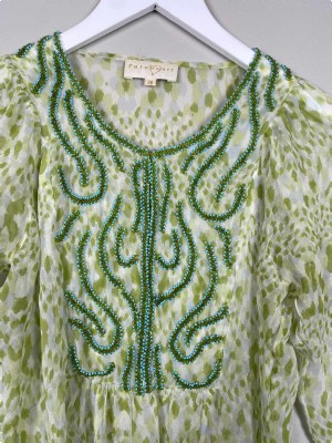 Pureheart Str. 38 <br/> Grønlig bluse med perler.