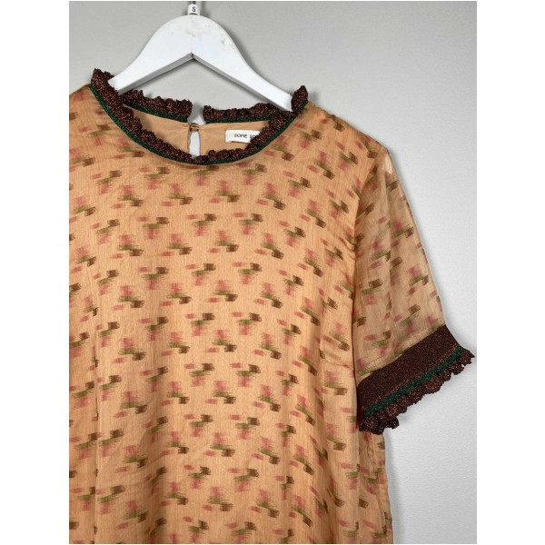 Sofie Schnoor Str. S <br/> T-shirt med glimmer detaljer. - Image 2