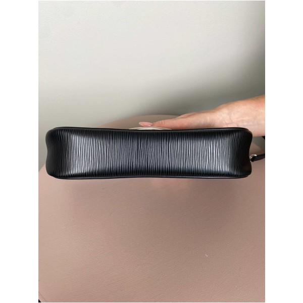 Louis Vuitton Montaigne Clutch - Image 3