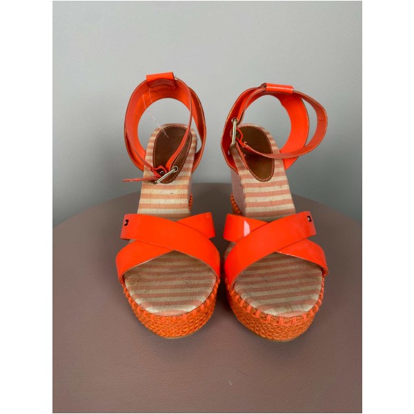 Tommy Hilfiger str. 36 <br/> orange plateausandal med spænde - Image 2
