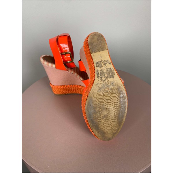 Tommy Hilfiger str. 36 <br/> orange plateausandal med spænde - Image 3