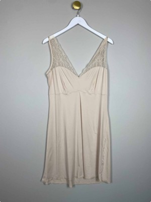 Underkjole Str. 42 <br/> nude.