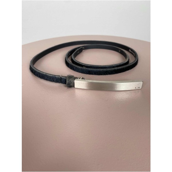 Sand Str. 110 cm <br/> Bælte med hår.